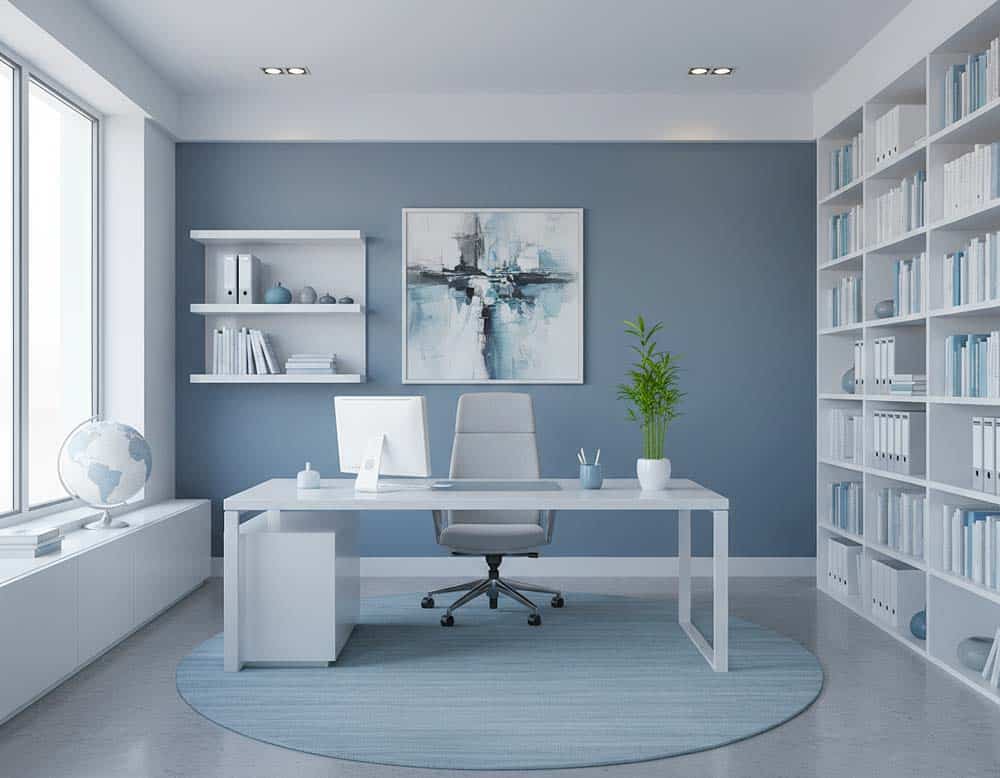 Büro für Analytische Arbeit nach Feng-Shui mit Farben Weiß, Grau, sanftes Blau
